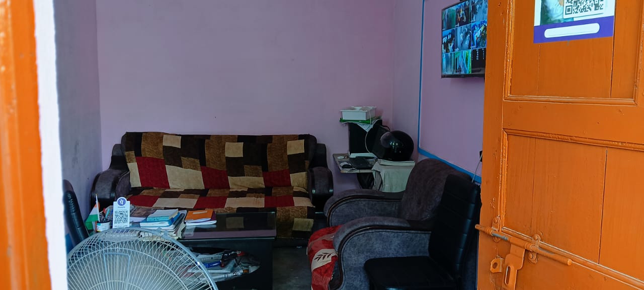 Individual desks at Teghra's AVM Library